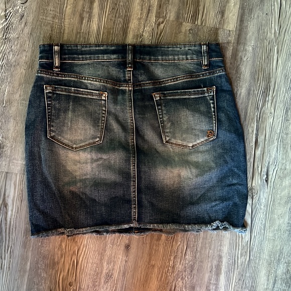 Skirt - Picture 2 of 2